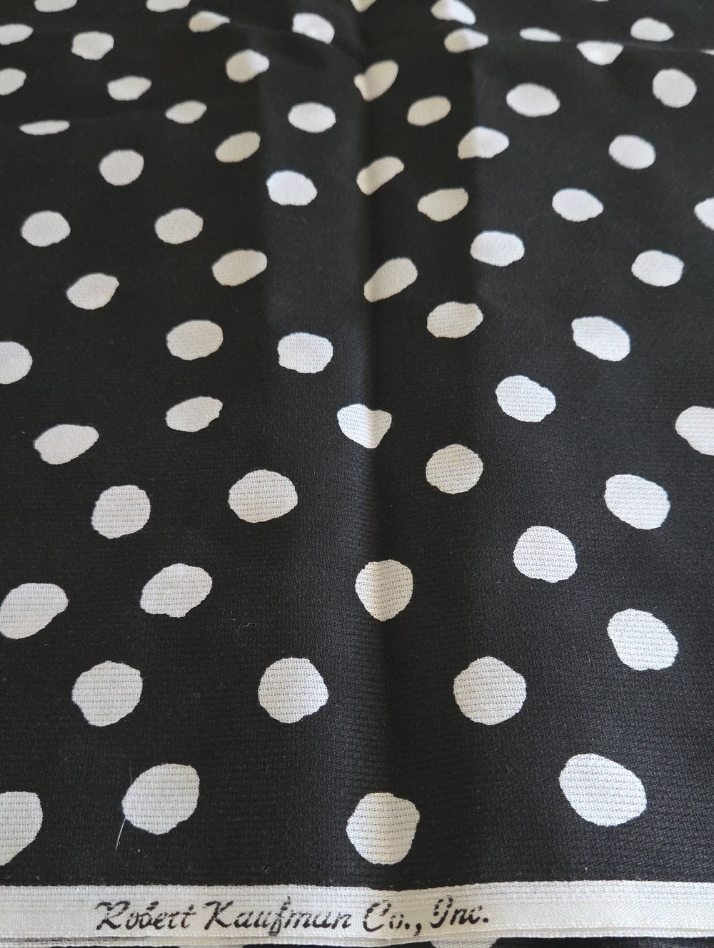 Rare ROBERT KAUFMAN CO., INC. Blended White POLKA - DOTS Sew Fabric 2 Yards